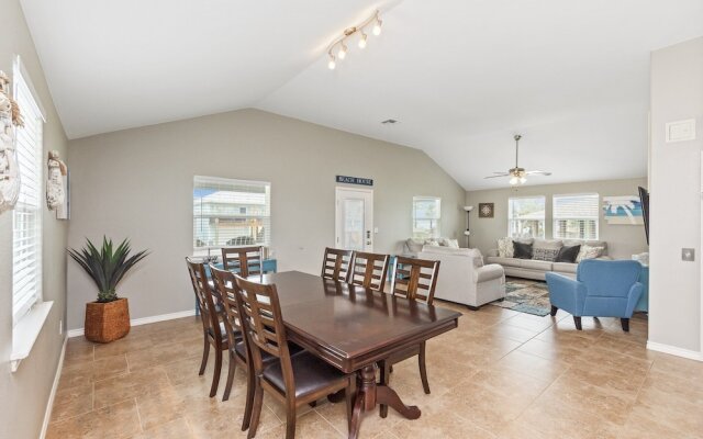 Latitude Adjustment - Private Pool/elevator!