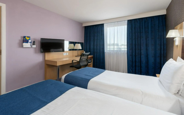 Holiday Inn Express Leigh - Sports Village by IHG