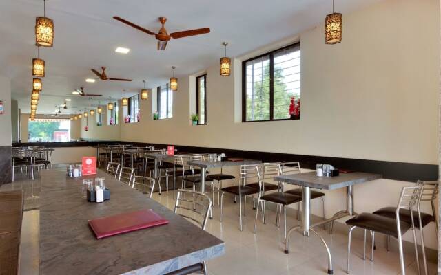 OYO 11423 Hotel Royal Darbar