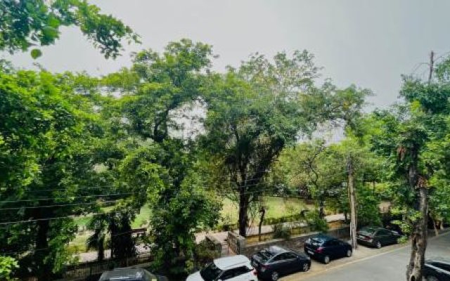 Olive Service Apartments Defence Colony