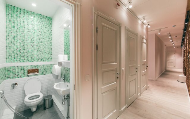 Safe Haven Nevsky 95 - Hostel