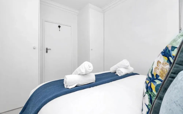 2bed Central Apartment in Cape Town Atlantic Point