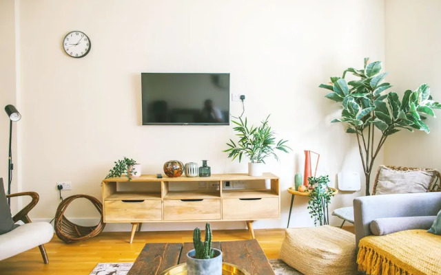 Spacious 3 Bedroom Apartment in South Kensington near Museums