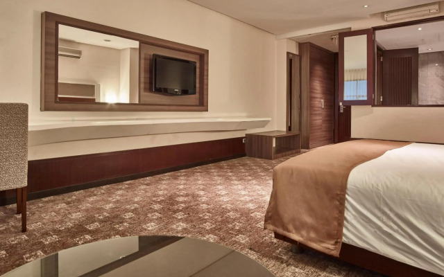 President Executive Club