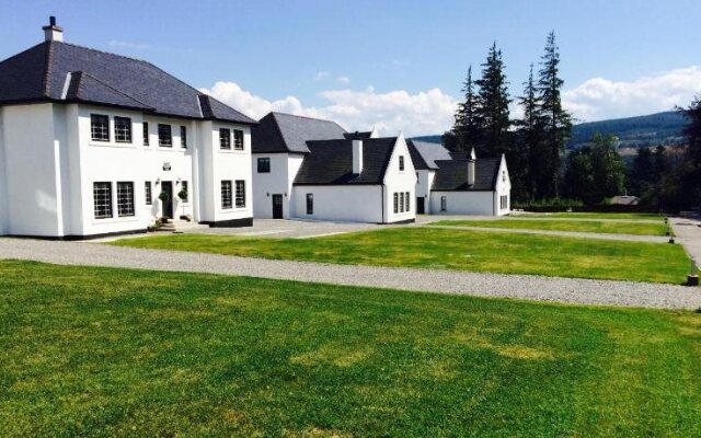 Perfect Manor Achnagairn House