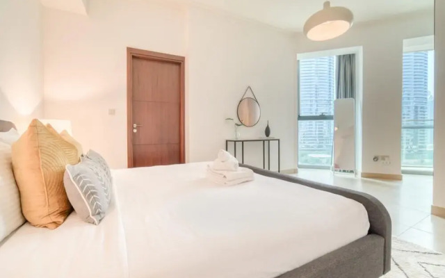 Trendy 2BR Downtown Apt Steps From Burj Khalifa