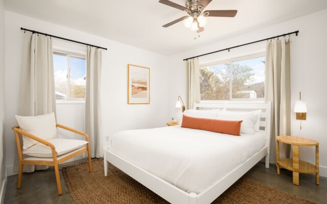 Sunburst by Avantstay Newly Added Pool! 5 Mins TO Town