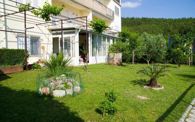 Sunshine Apartments Podstrana