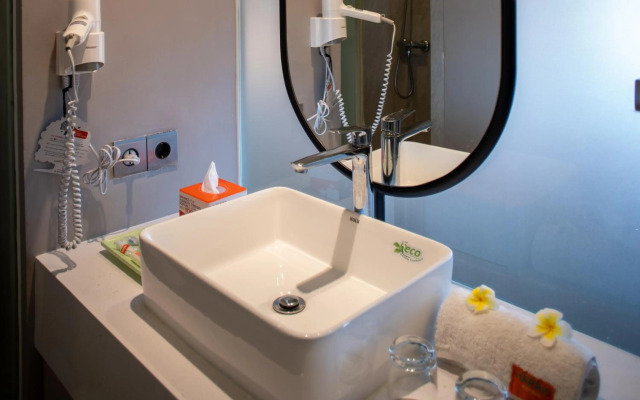 HARRIS Hotel & Residence Riverview Kuta Bali