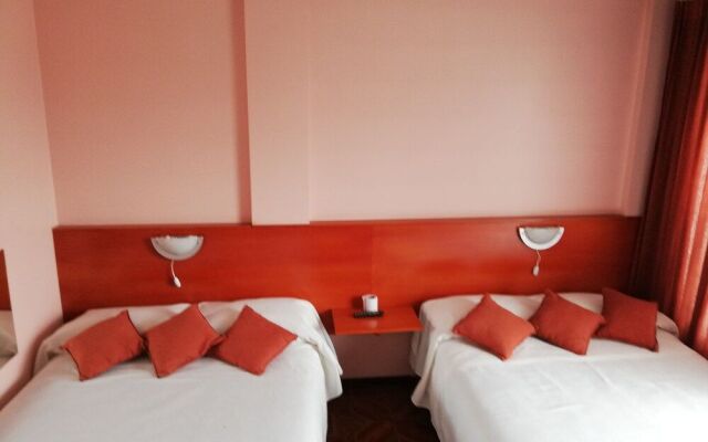 Water Palace Hostal