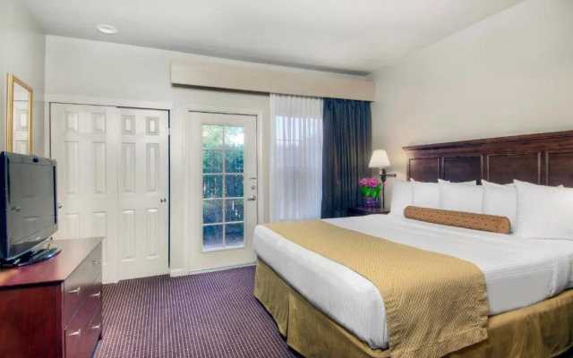 University Park Inn & Suites, an Ascend Collection Hotel