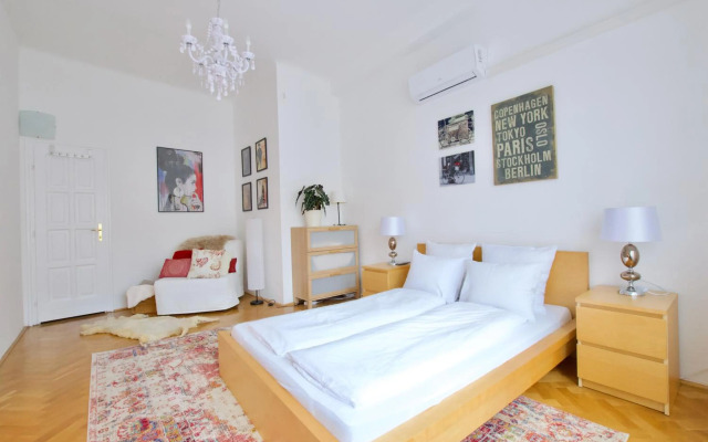 Standard Apartment by Hi5 - Madách Imre 1