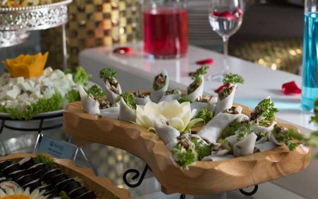 Verdure Lotus Grandeur Cruise