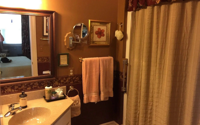 The Collins House Inn