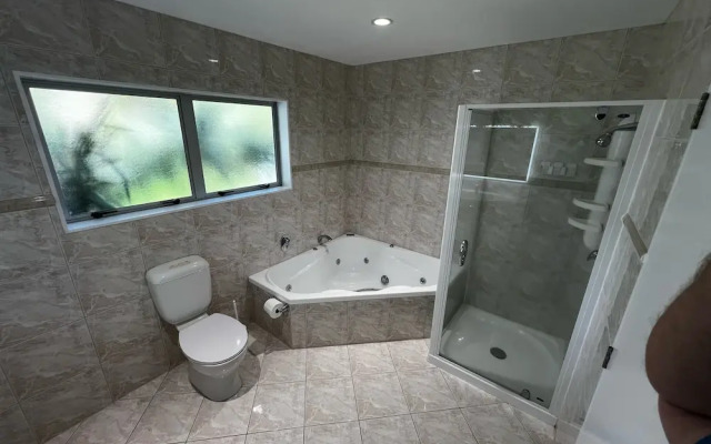 Waiake Beach Apartments