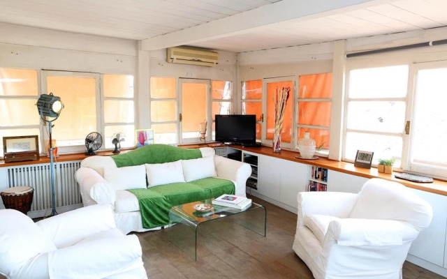 Trastevere Split Level Apartment with Terrace