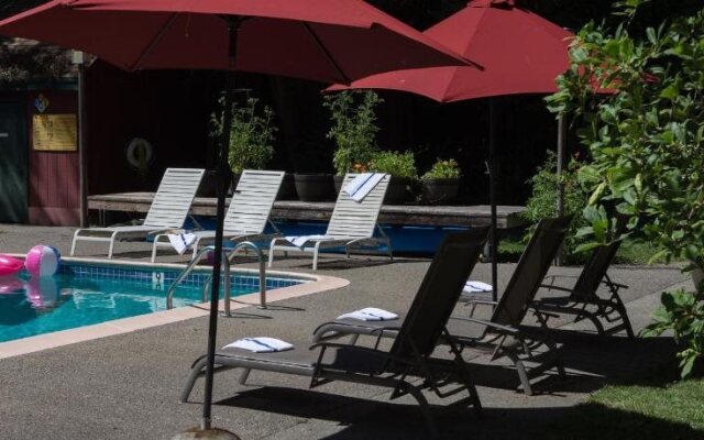 Creekside Inn & Resort
