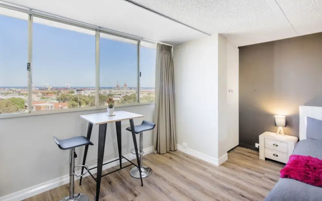 Celina's Ocean View Studio - Adults Only