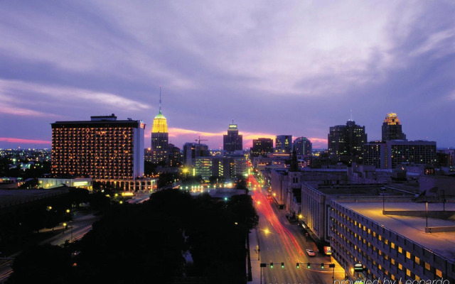 Club Wyndham Riverside Suites