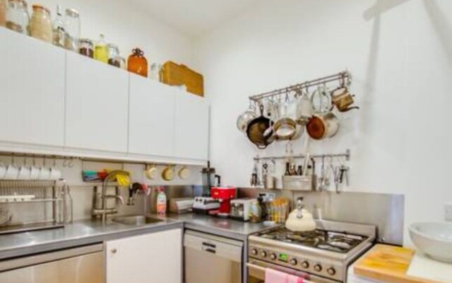 2 Bedroom Apartment With Cinema Screen Sleeps 5