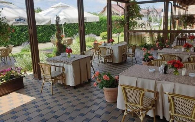 Hotel Yarus