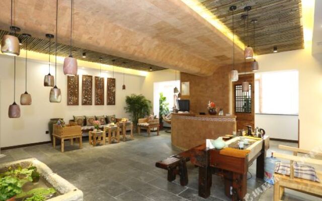 Changsha Lijiang Love Theme Hotel (Xiyingmen Fancheng High-speed Railway South Station Branch)