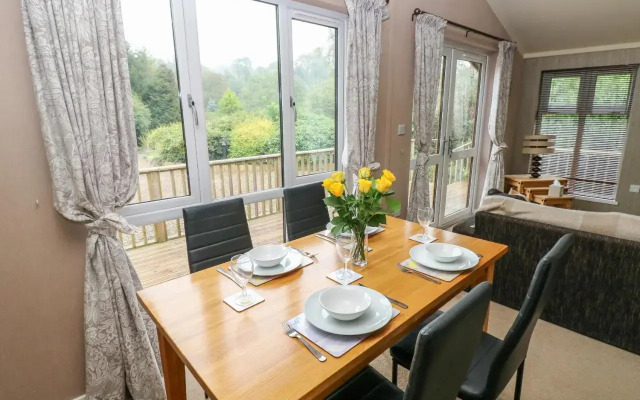 1 Hornbeam Lodge