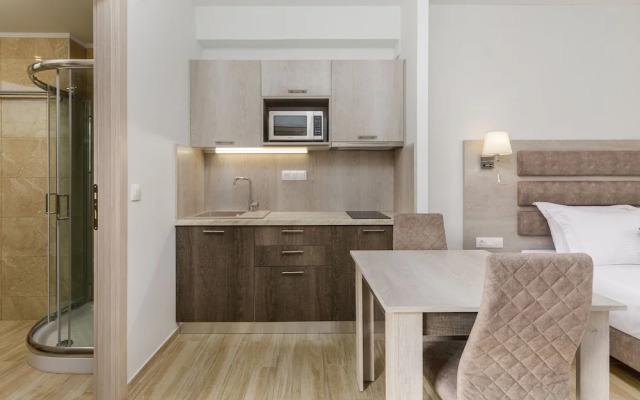 Aria Garden Suites