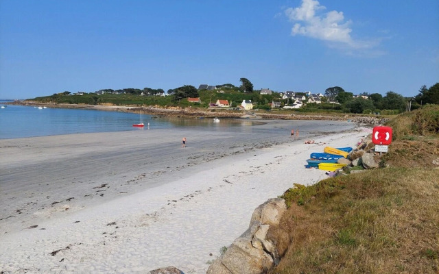 Beachfront Apartment in Plouguerneau
