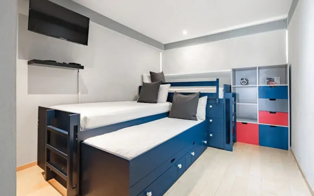 2BR Apartment With Jacuzzi - Pool - City Skyline