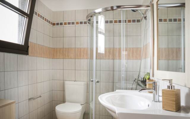 Filon Ktima Beachfront Upscale Villa