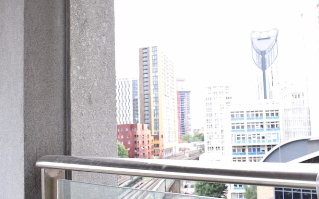 Bright and Spacious Apartment near London Bridge