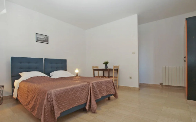Apartments Grace 718