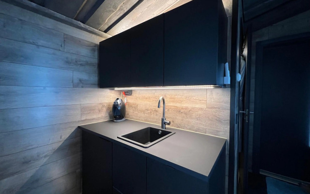 Glass Igloos by the water - Lasisviitit