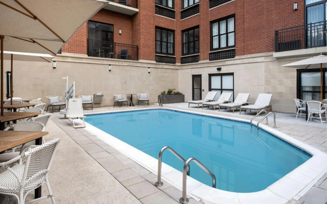 Courtyard by Marriott Savannah Downtown/Historic District