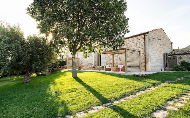 Beautiful Country Villa With Private Infinity Pool Surrounded by Olive Trees