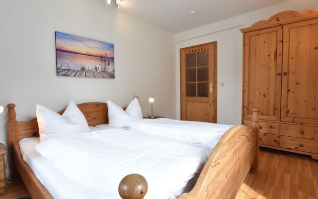 Quaint Apartment in Insel Poel near Beach