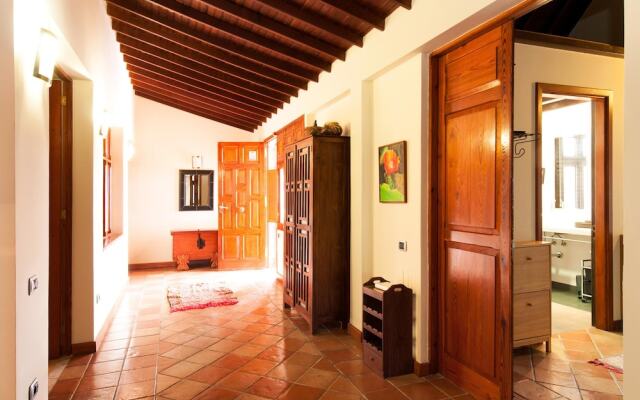 Villa For 10 In Gran Canaria Near Arucas Village