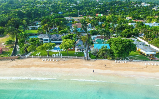 Silver Palms Charming 1BR Private Beach and Pool