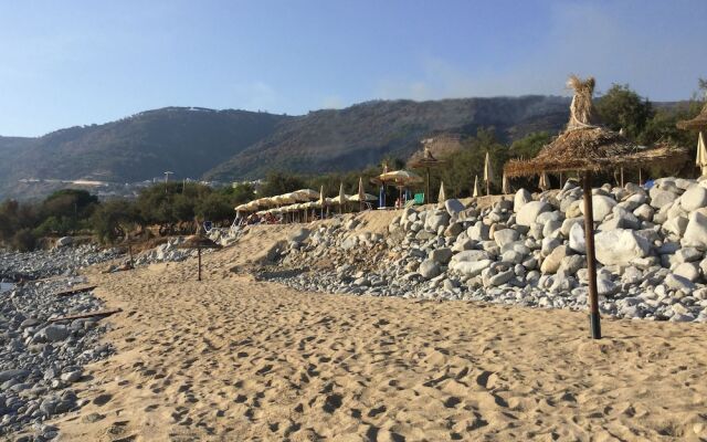 Cliffs Hotel