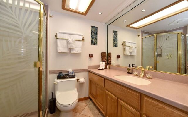 Kahana Reef 303 by RedAwning