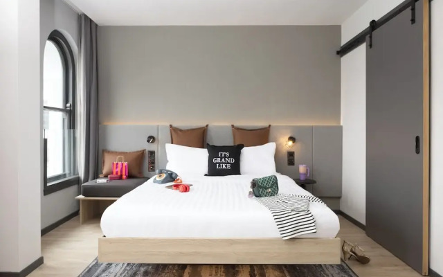 Moxy Cork