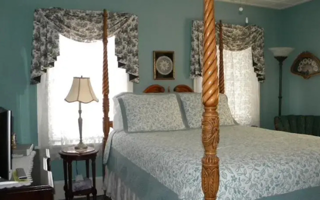 Somewhere Inn Time Bed & Breakfast