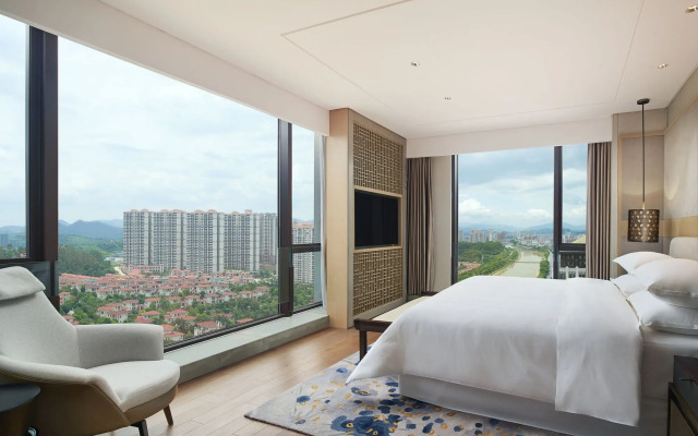Sheraton Yunfu Xinxing Hotel