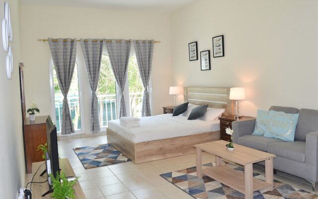 NMR - New Spacious Studio flat