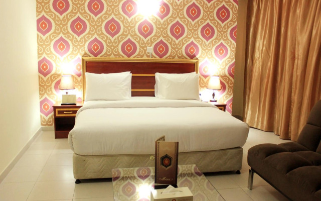 Montreal Naif Hotel