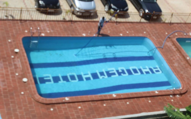 Rhogem Hotel