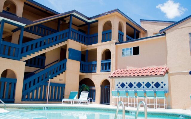 Sevilla Inn - Near Medieval Times