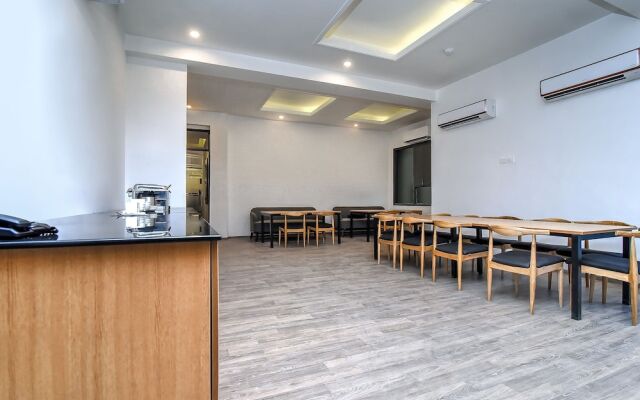 OYO Townhouse 044 Sector 14 Gurugram
