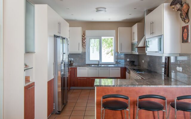 Jeannine's Villa
